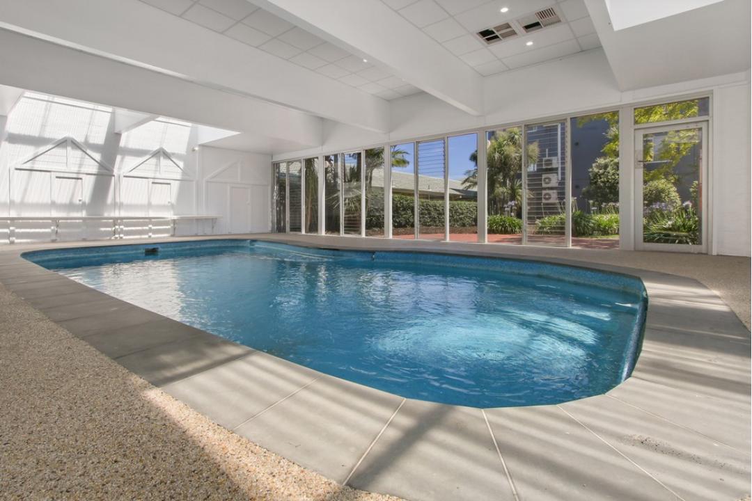 Bellevue on the Lakes - Lakes Entrance Accommodation - Indoor Heated Pool